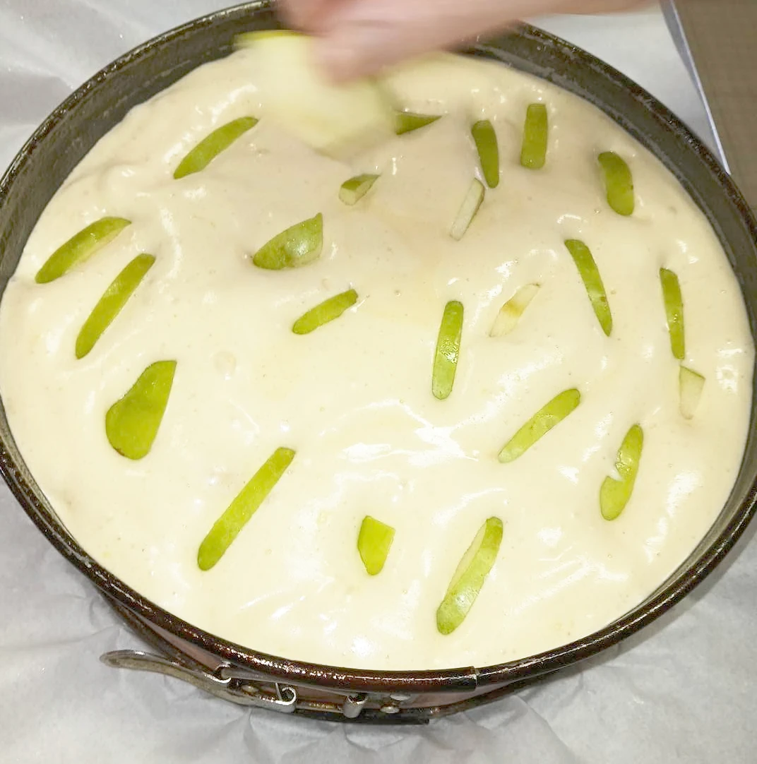 Kids Cooking Masterclass: Apple Cake Sharlotka 🍏