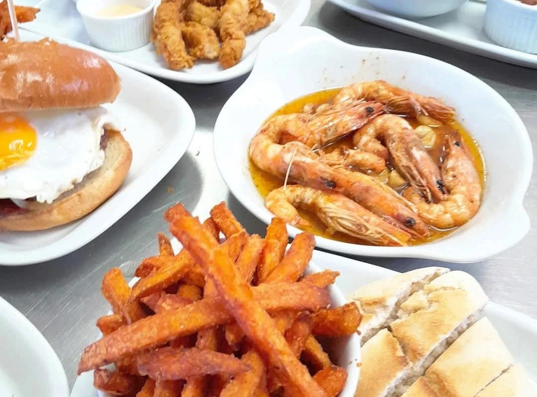 Monday Deal - Sizzling Garlic Prawns Experience