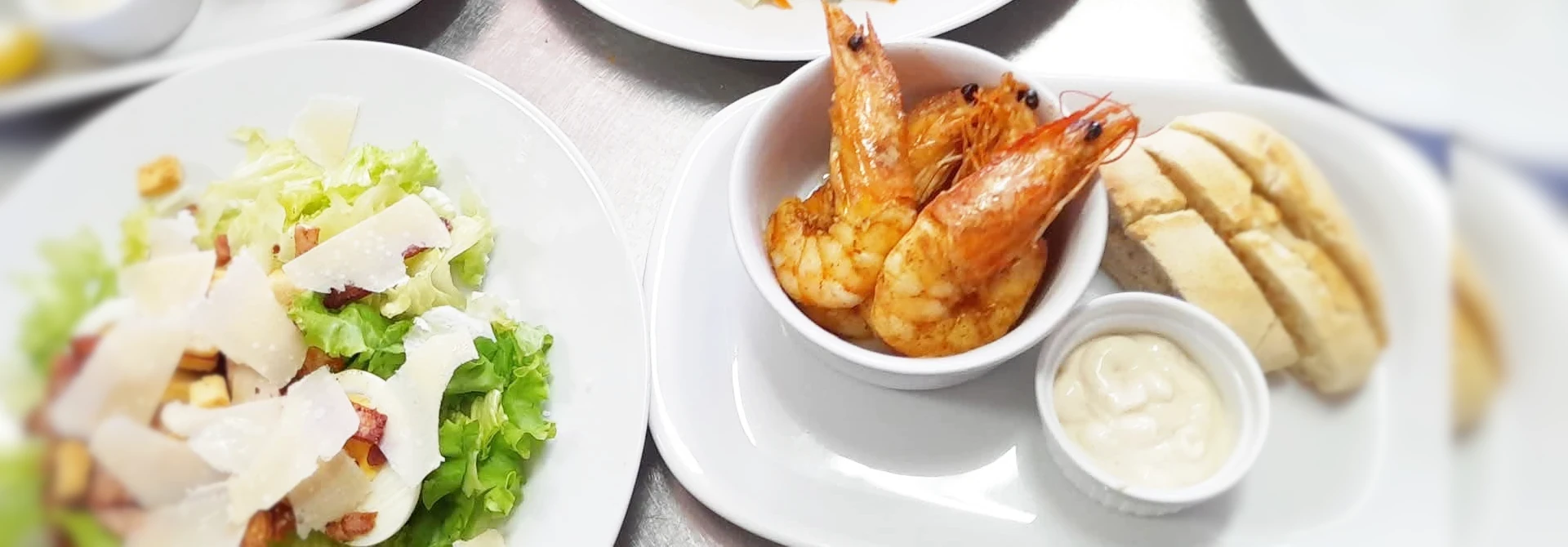 TOMIK restaurant